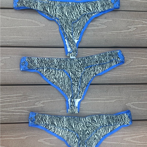 Bundle of 3 Zebra Print Women's thong Panties with Blue Accents plus size - Picture 5 of 6